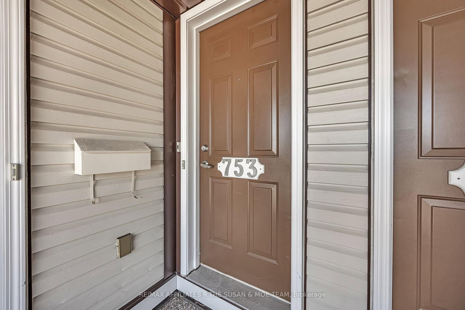 753 Lakeridge Drive - Photo 5
