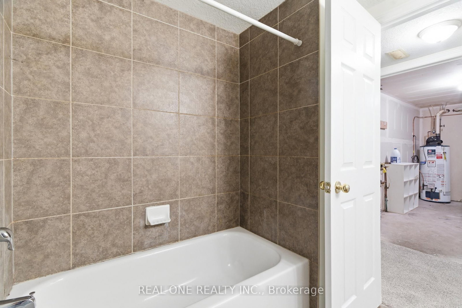 132 Dawn Avenue, Unit Basement - Photo 13