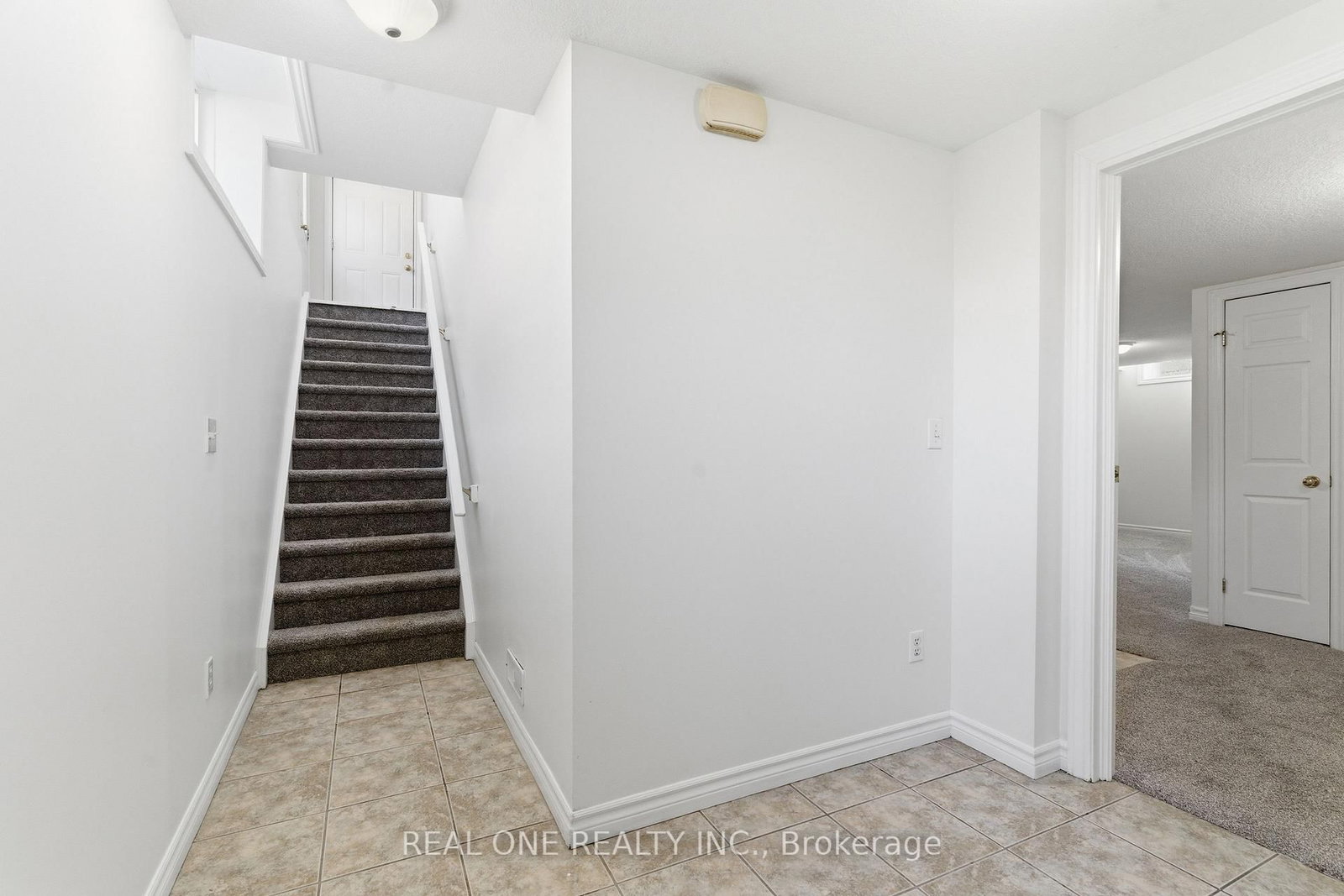 132 Dawn Avenue, Unit Basement - Photo 3