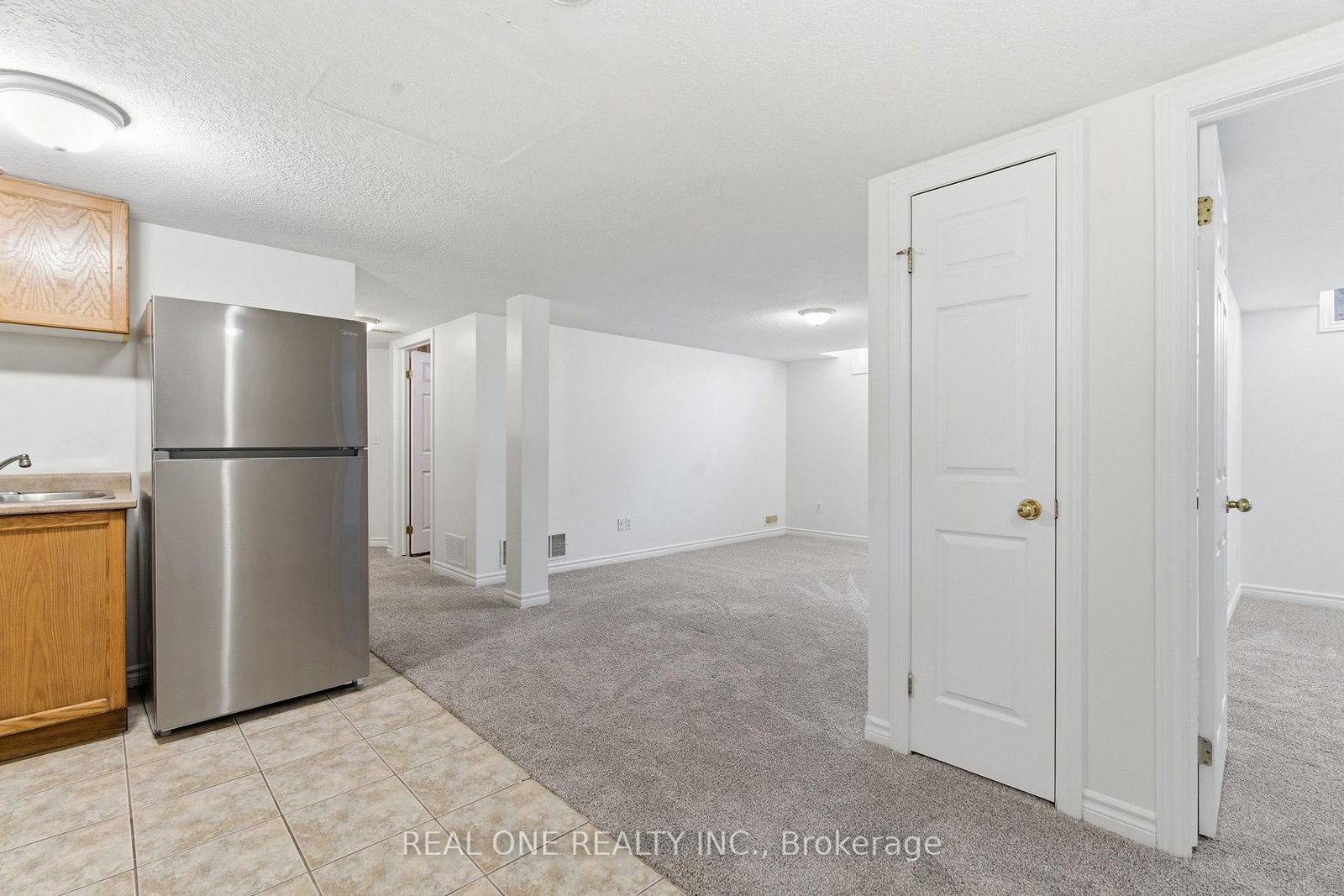 132 Dawn Avenue, Unit Basement - Photo 5