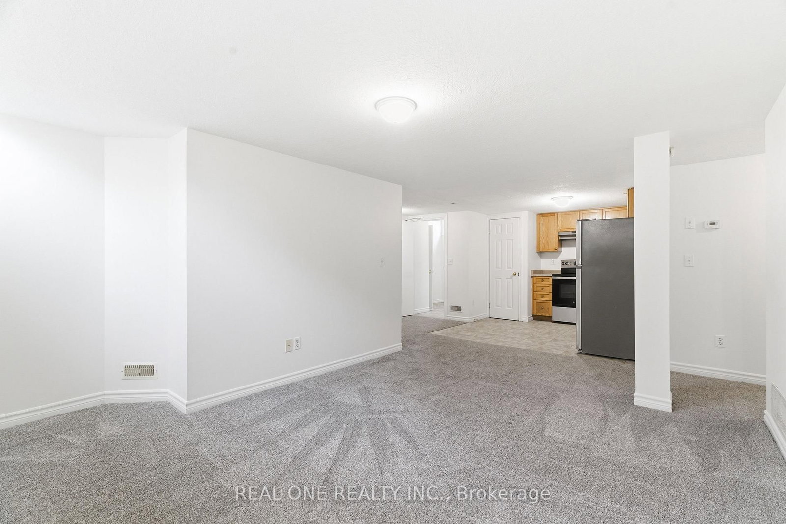 132 Dawn Avenue, Unit Basement - Photo 9