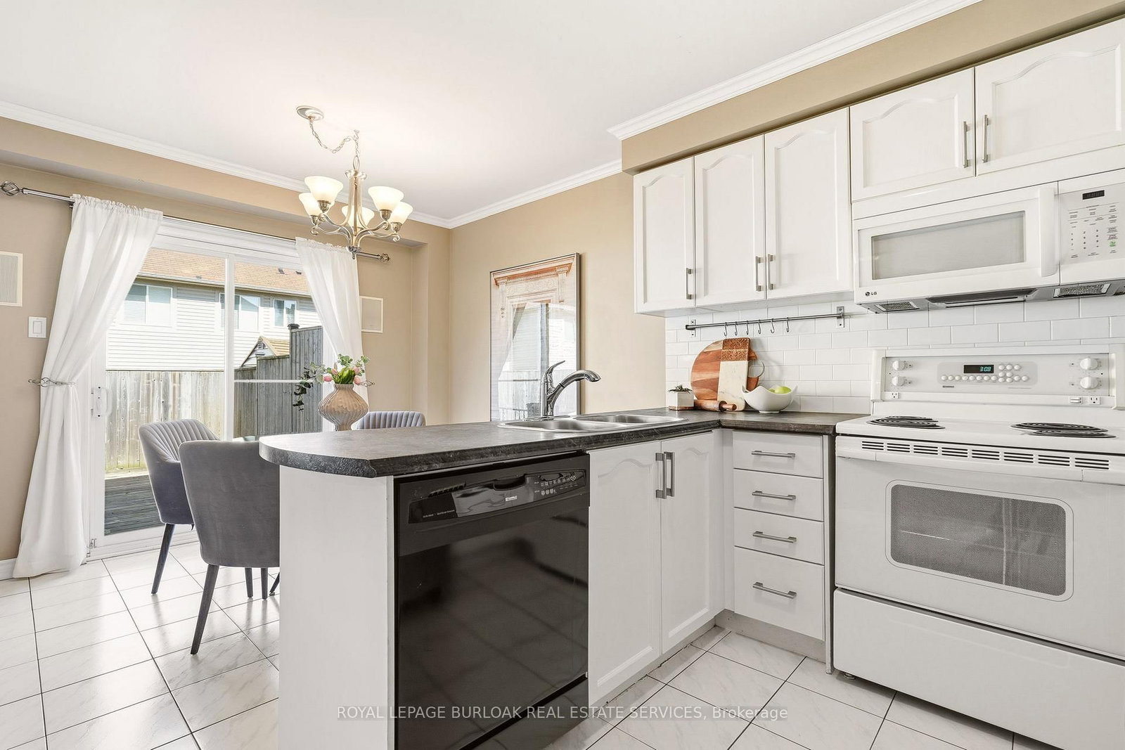 95 Thornlodge Drive - Photo 11