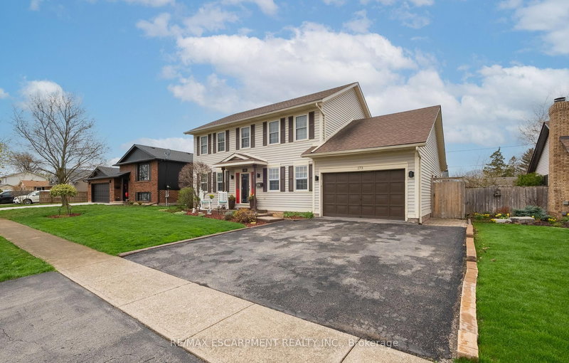 173 Green Pointe Dr, Welland, L3C 6Y8 | Image 2