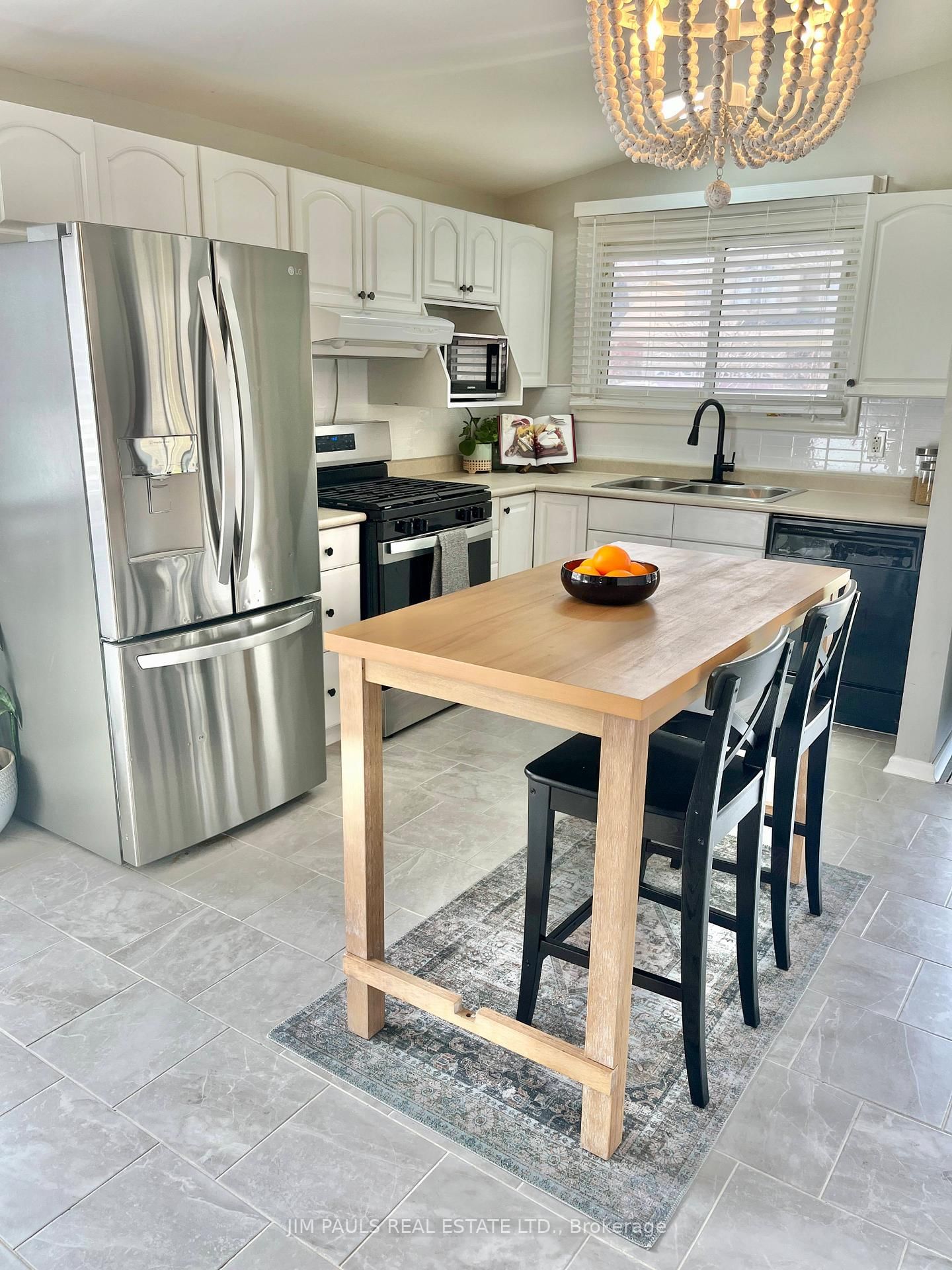 Detached House for sale at 241 Thorner Drive, Hamilton, Ontario, L8V 2M6 - Thorner - MLS: X13019282