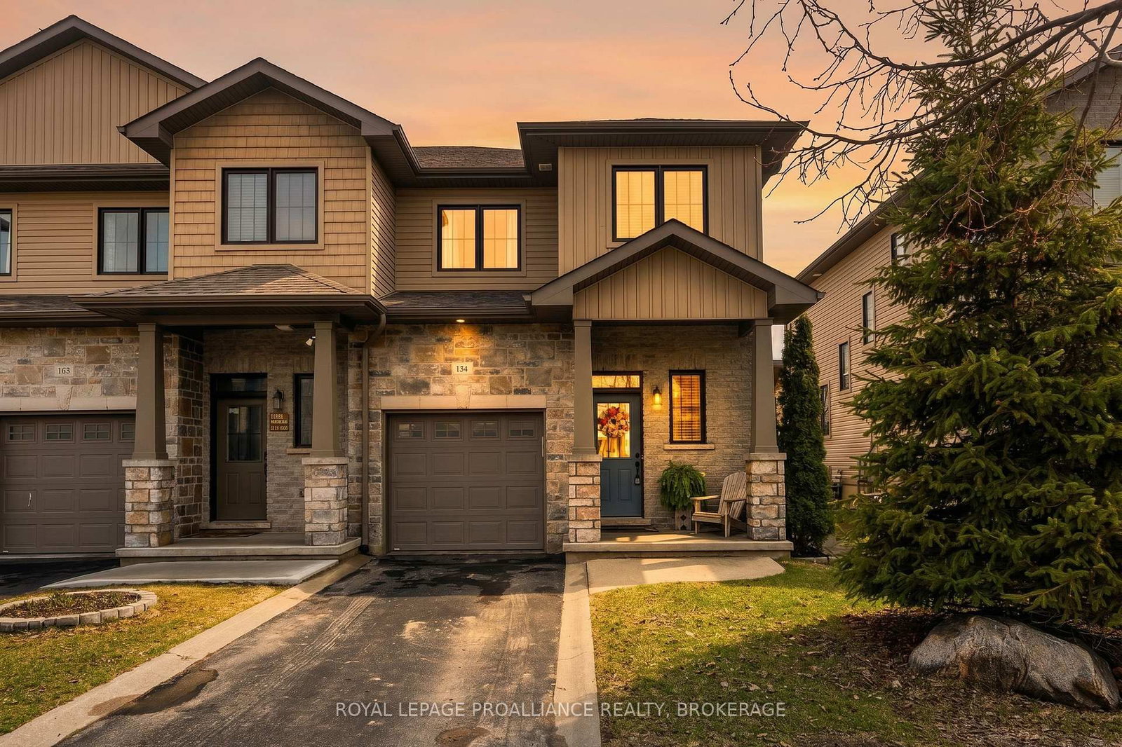 Townhouse for sale at 136 Simurda Court, Loyalist, Ontario, K7N 0A8 - Amherstview - MLS: X13019402