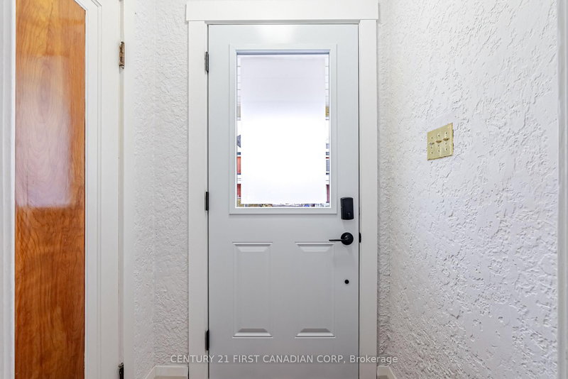 108 Myrtle St, St. Thomas, N5R 2G3 | Image 3