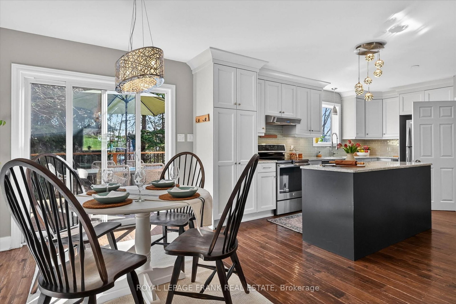 Detached House for sale at 452 Gordon Avenue, Peterborough, Ontario, K9J 6G5 - Town Ward 3 - MLS: X13019524