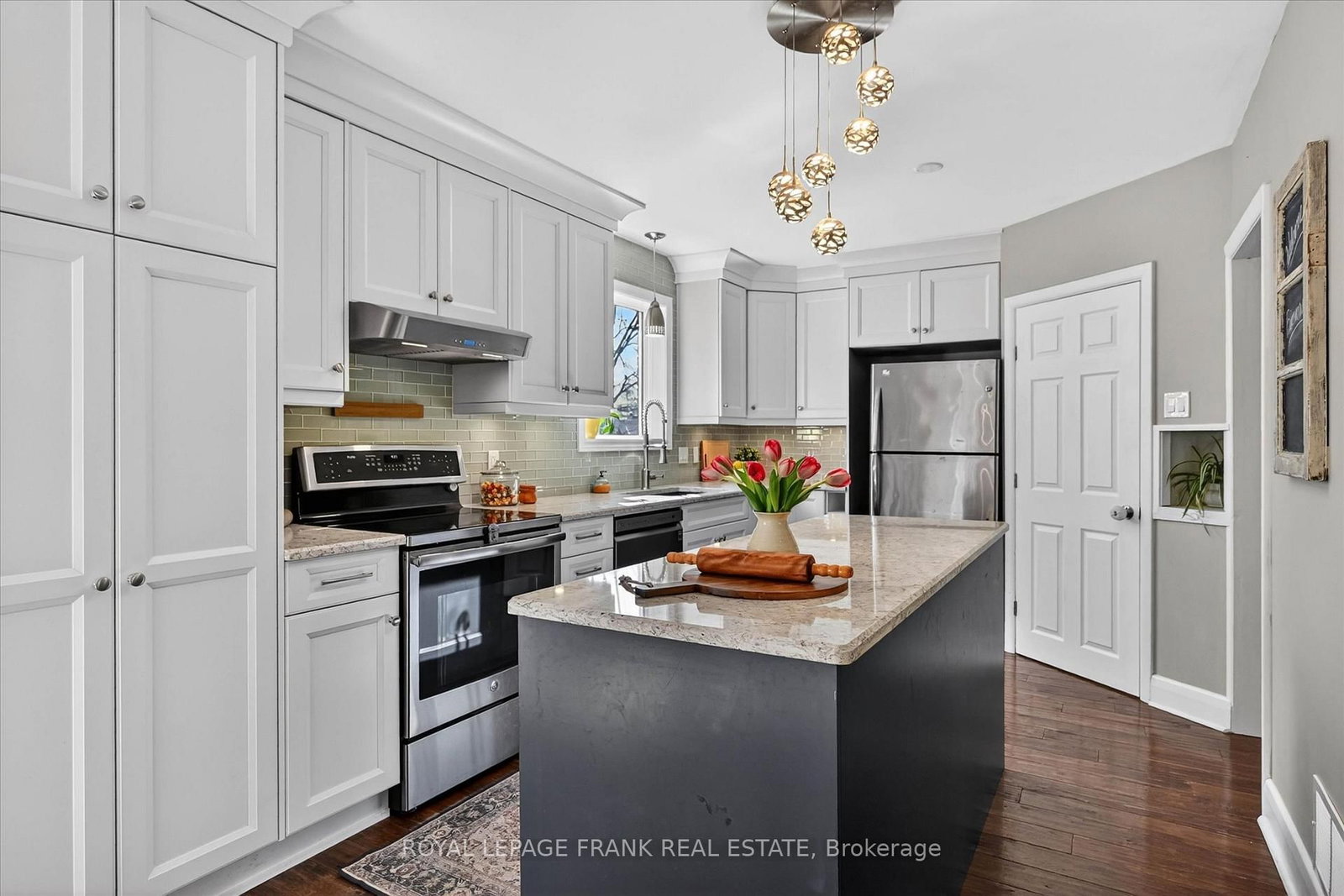 Detached House for sale at 452 Gordon Avenue, Peterborough, Ontario, K9J 6G5 - Town Ward 3 - MLS: X13019524