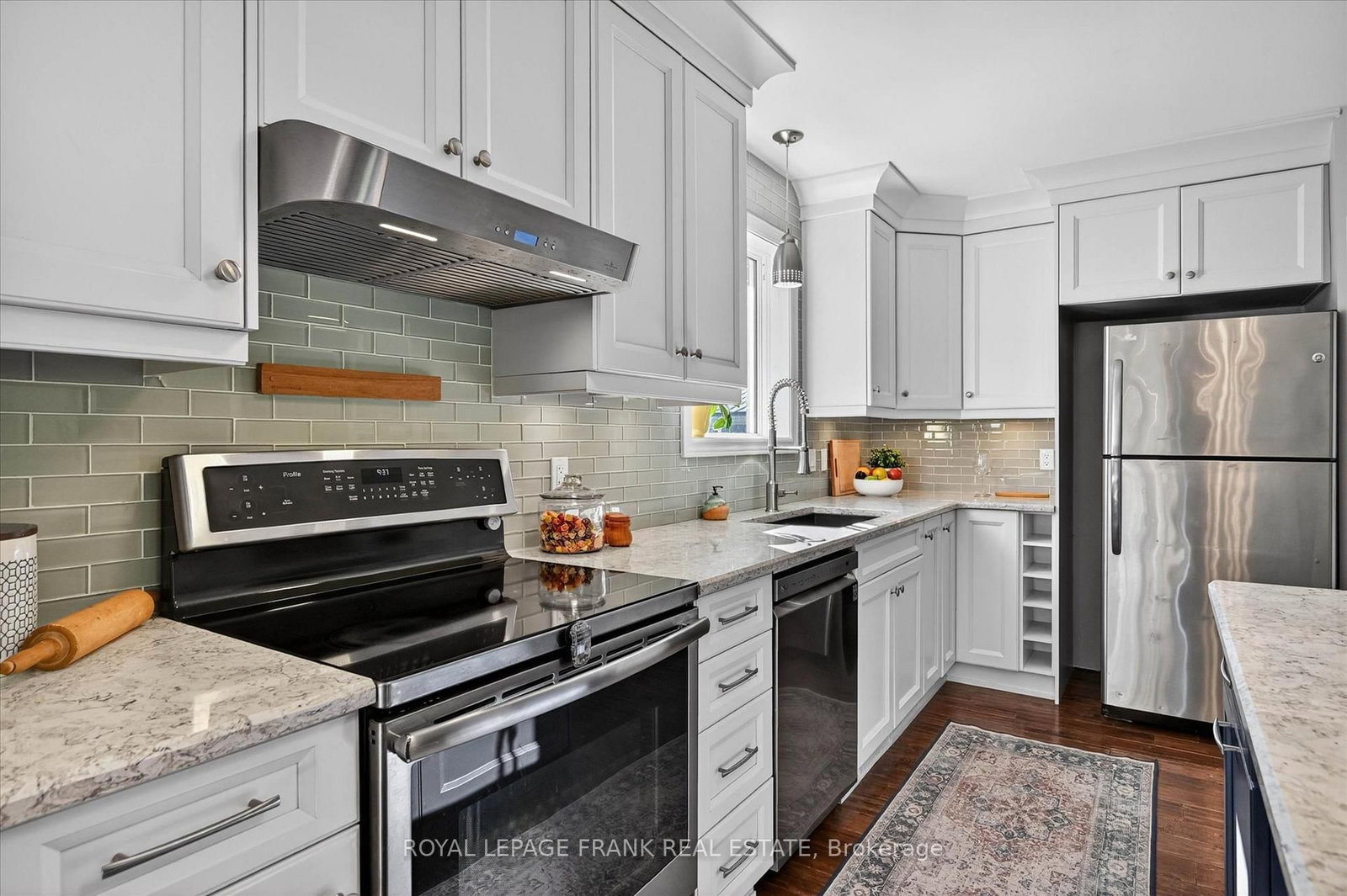 Detached House for sale at 452 Gordon Avenue, Peterborough, Ontario, K9J 6G5 - Town Ward 3 - MLS: X13019524