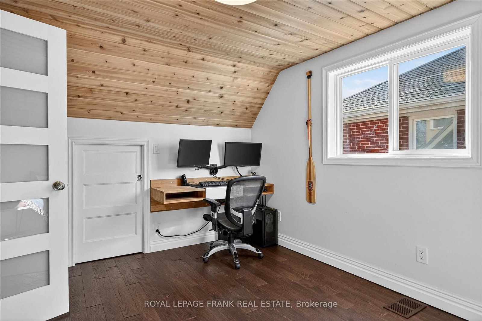 Detached House for sale at 452 Gordon Avenue, Peterborough, Ontario, K9J 6G5 - Town Ward 3 - MLS: X13019524