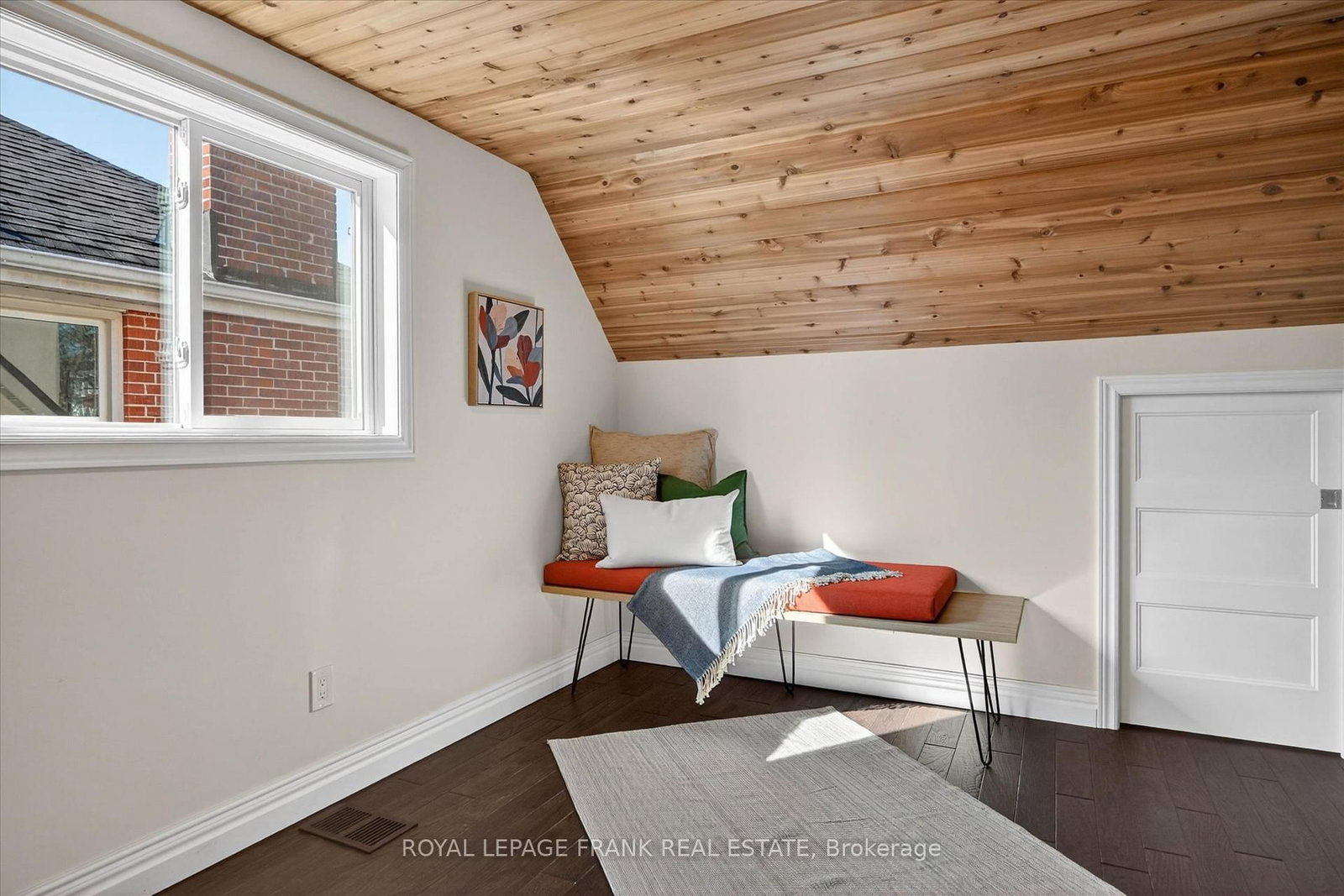 Detached House for sale at 452 Gordon Avenue, Peterborough, Ontario, K9J 6G5 - Town Ward 3 - MLS: X13019524