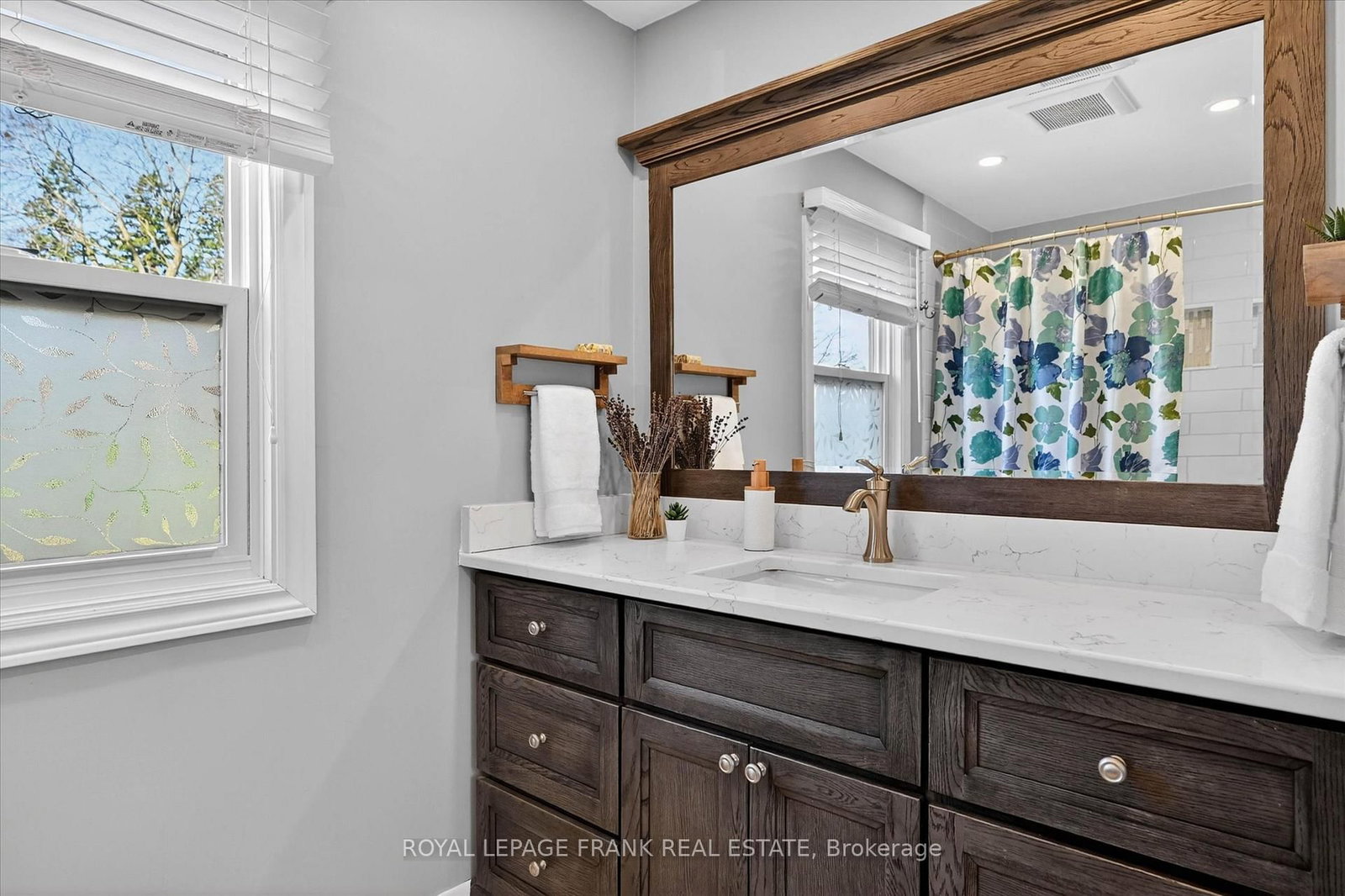 Detached House for sale at 452 Gordon Avenue, Peterborough, Ontario, K9J 6G5 - Town Ward 3 - MLS: X13019524