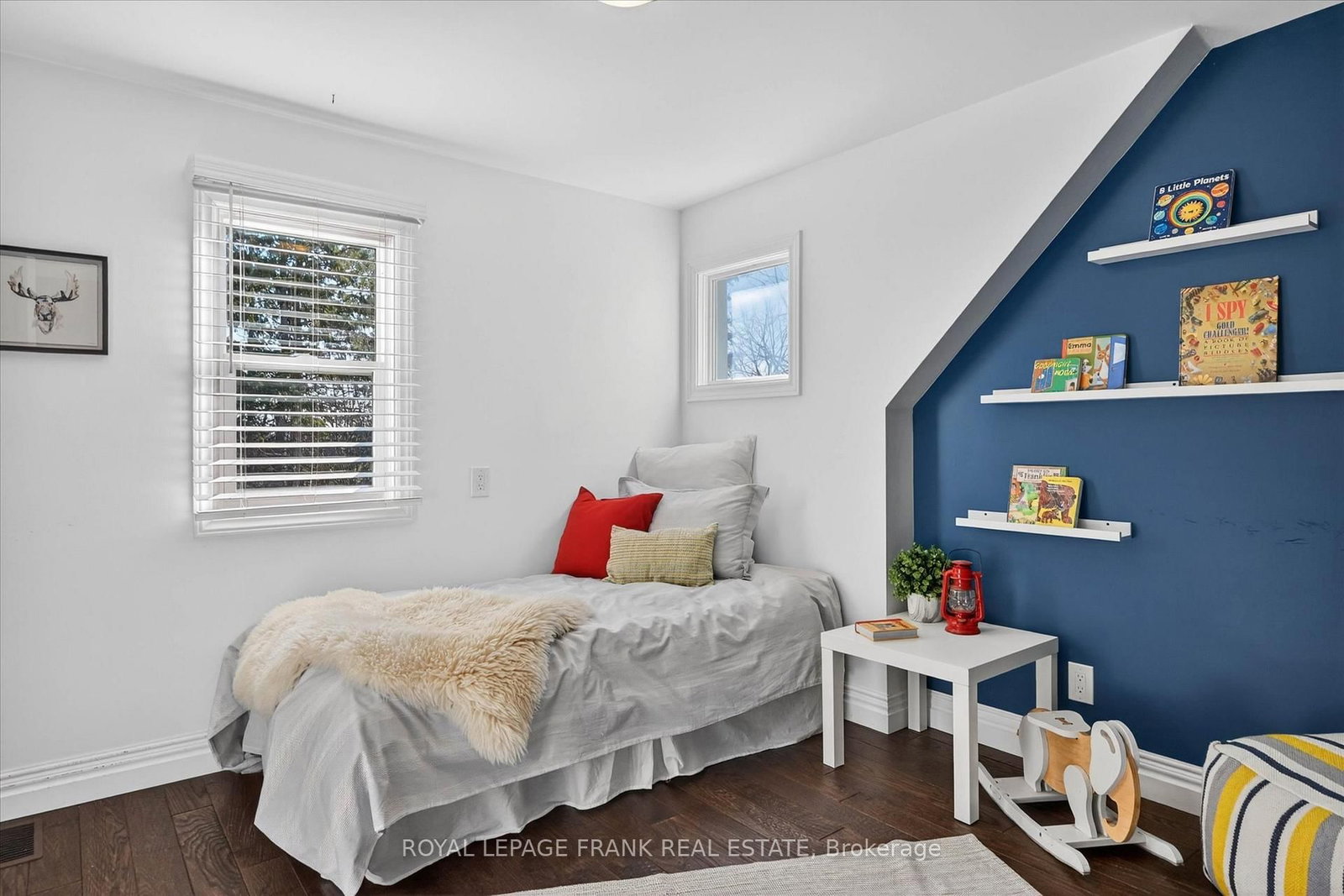 Detached House for sale at 452 Gordon Avenue, Peterborough, Ontario, K9J 6G5 - Town Ward 3 - MLS: X13019524