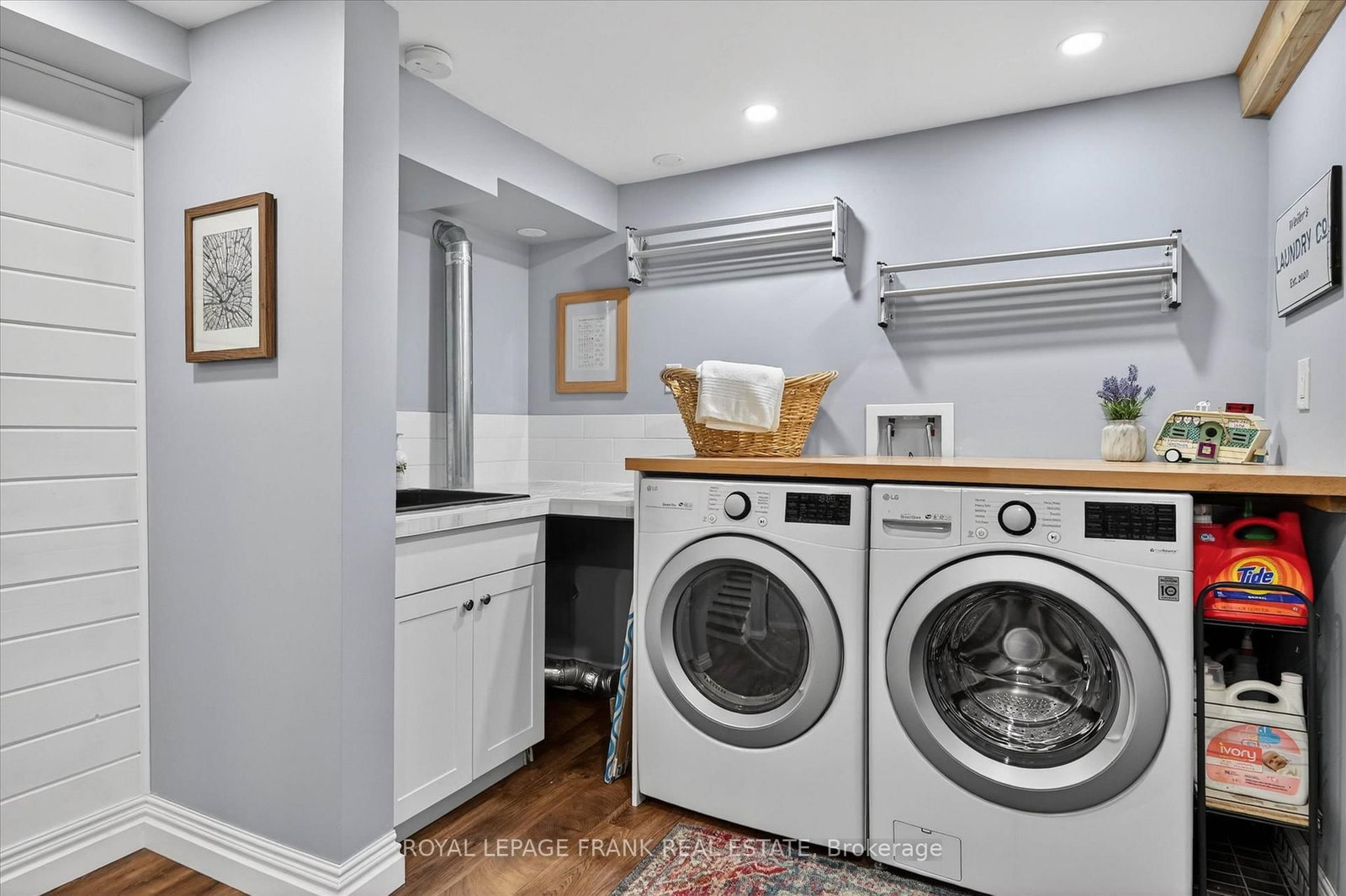 Detached House for sale at 452 Gordon Avenue, Peterborough, Ontario, K9J 6G5 - Town Ward 3 - MLS: X13019524