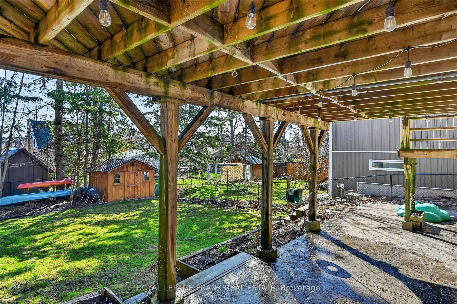 Detached House for sale at 452 Gordon Avenue, Peterborough, Ontario, K9J 6G5 - Town Ward 3 - MLS: X13019524