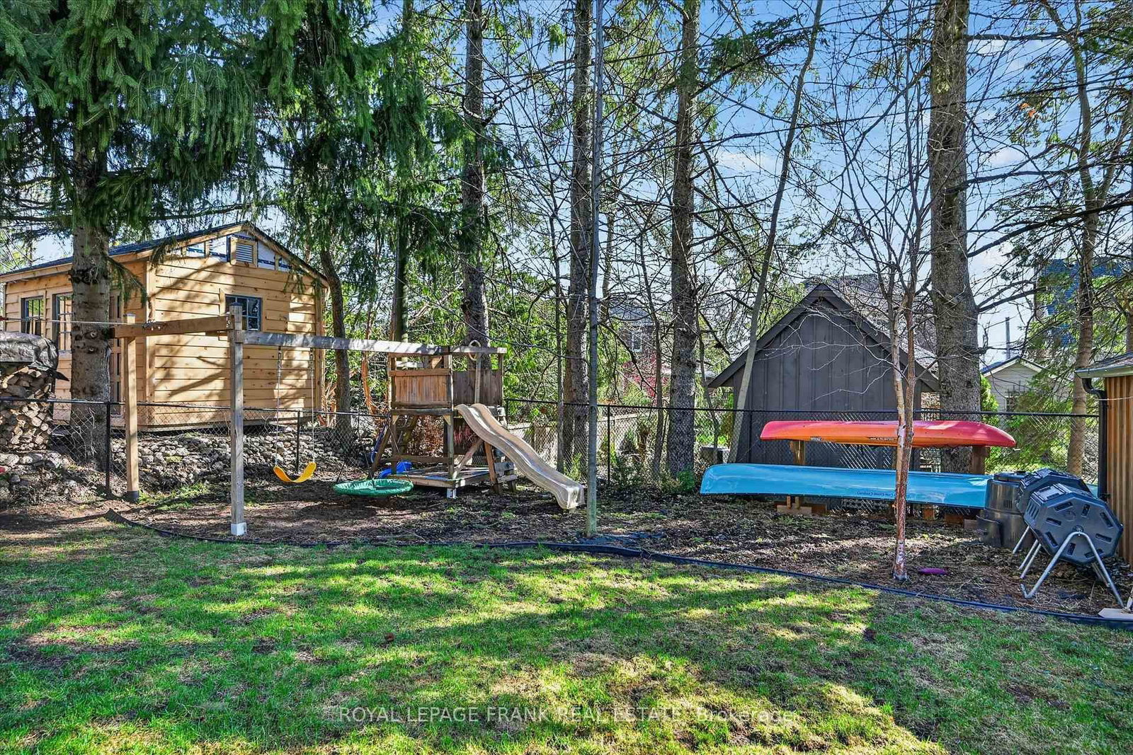 Detached House for sale at 452 Gordon Avenue, Peterborough, Ontario, K9J 6G5 - Town Ward 3 - MLS: X13019524