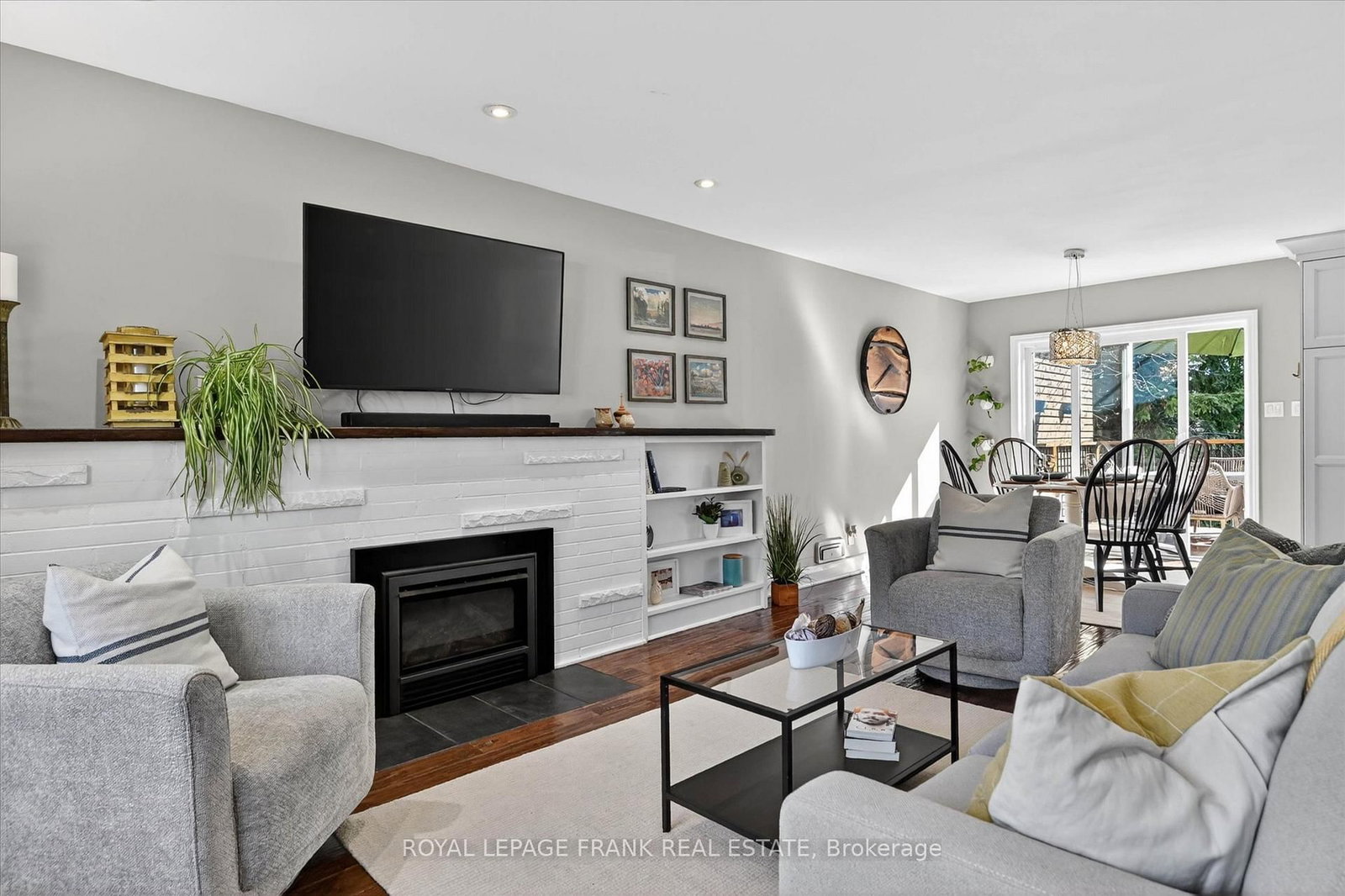 Detached House for sale at 452 Gordon Avenue, Peterborough, Ontario, K9J 6G5 - Town Ward 3 - MLS: X13019524