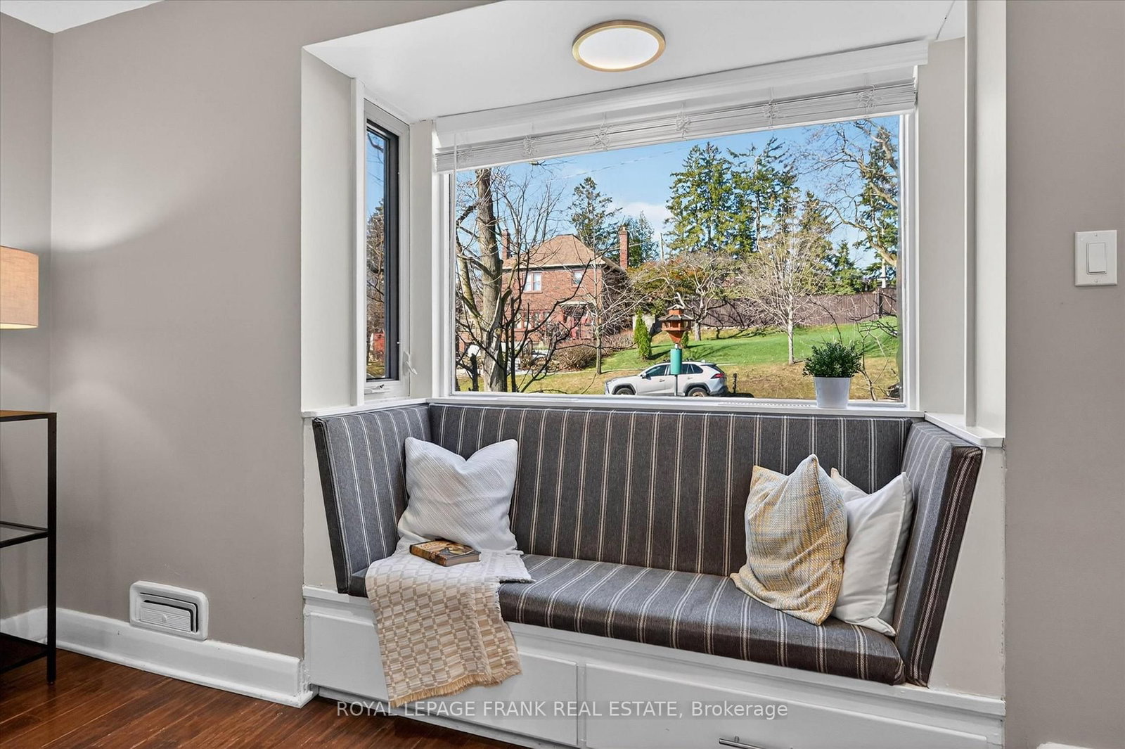 Detached House for sale at 452 Gordon Avenue, Peterborough, Ontario, K9J 6G5 - Town Ward 3 - MLS: X13019524