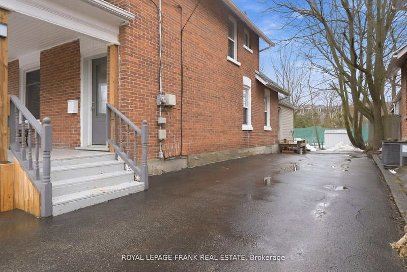 121 Durham St W, Kawartha Lakes, K9V 2R3 | Image 3