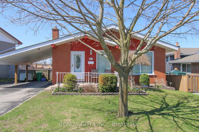 615 Saugeen Cres, Peterborough, K9J 1J9 | Image 2