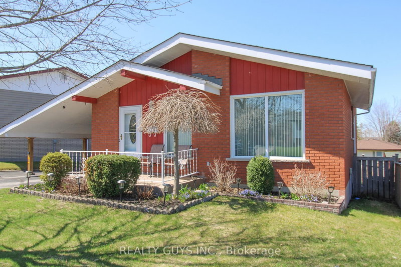 615 Saugeen Cres, Peterborough, K9J 1J9 | Image 3