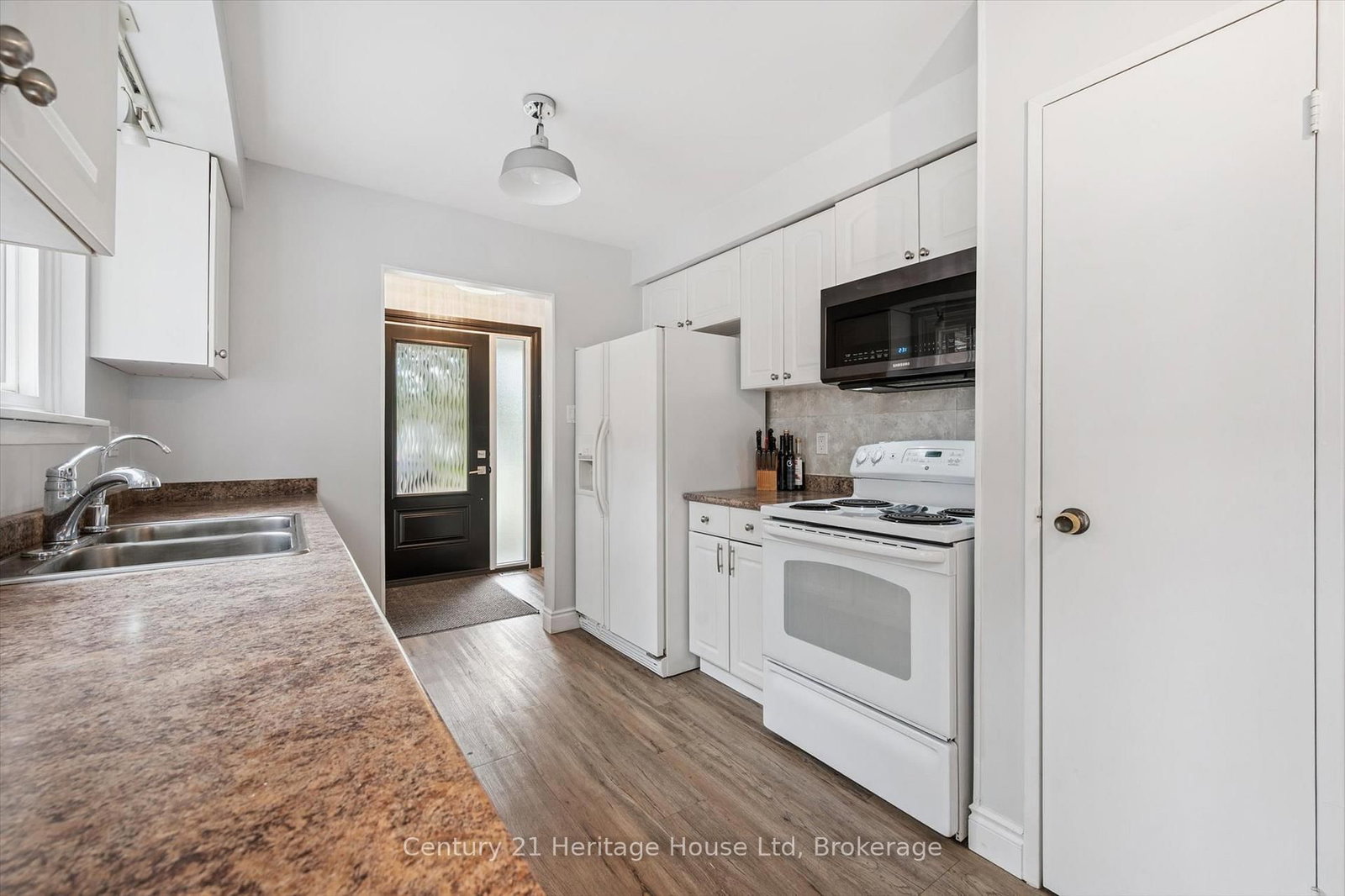 Listing Image 14