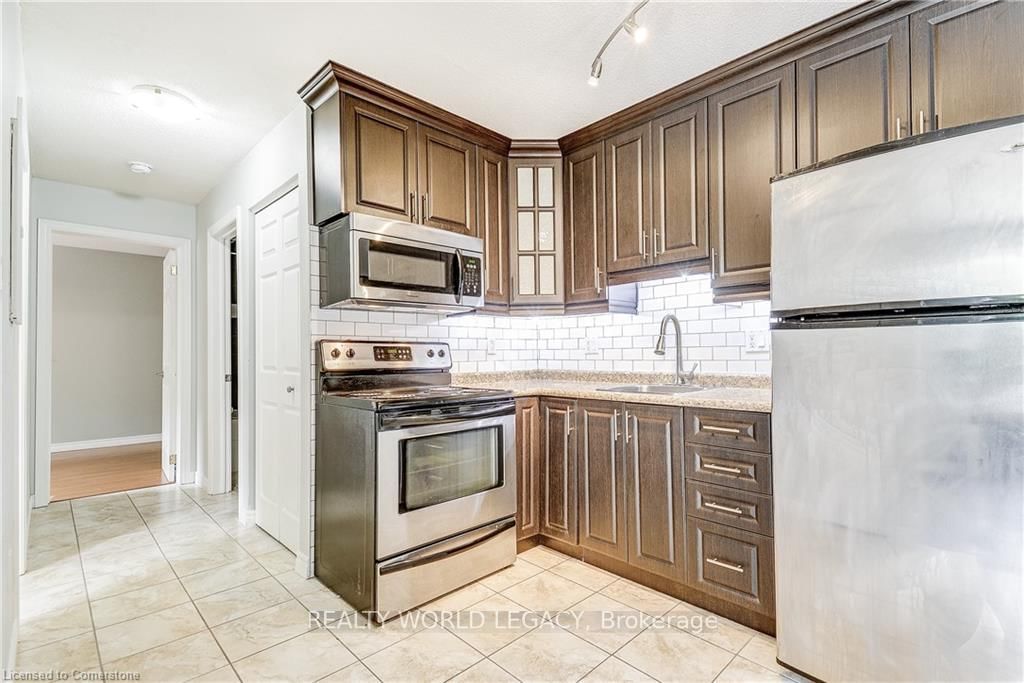 119 Cedar Street S, Unit 8 - Photo 10