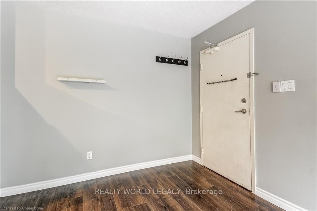 119 Cedar Street S, Unit 8 - Photo 5