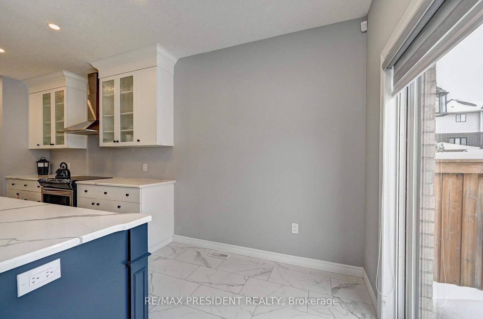 552 Florencedale Crescent - Photo 11