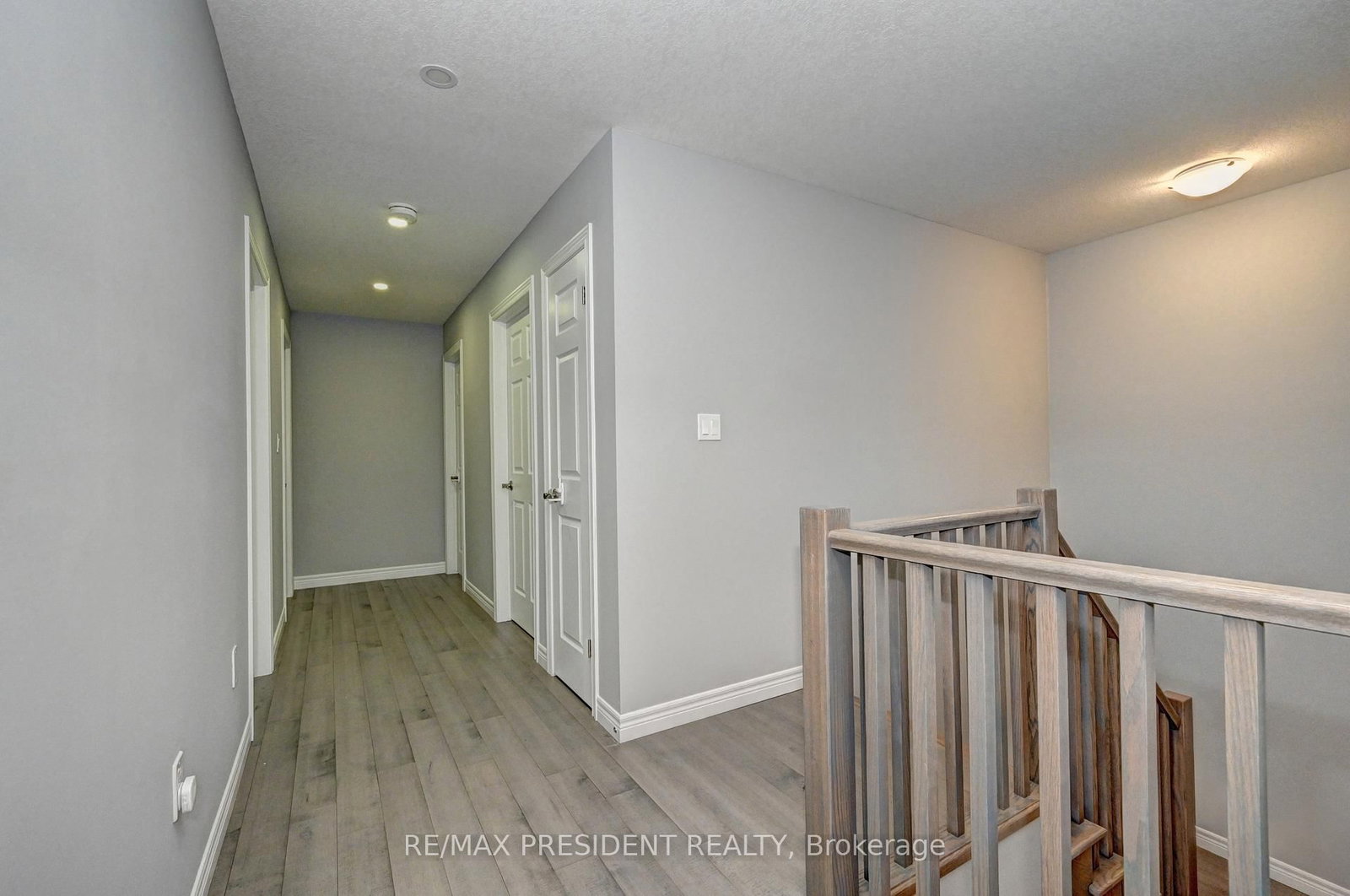 552 Florencedale Crescent - Photo 14