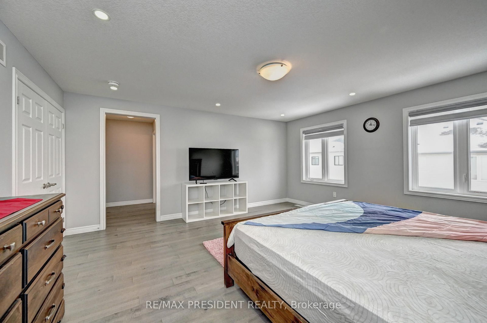 552 Florencedale Crescent - Photo 16