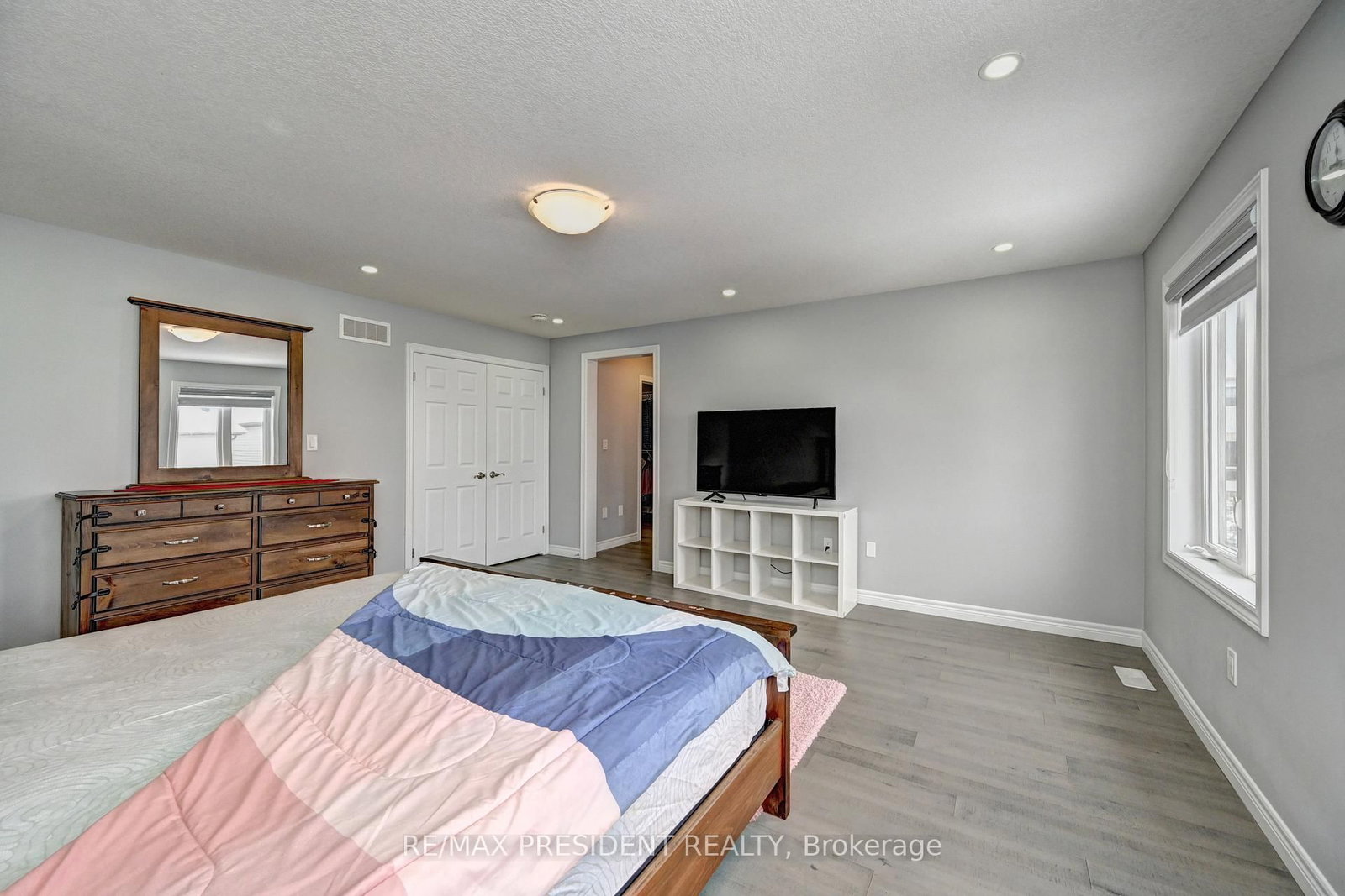 552 Florencedale Crescent - Photo 19