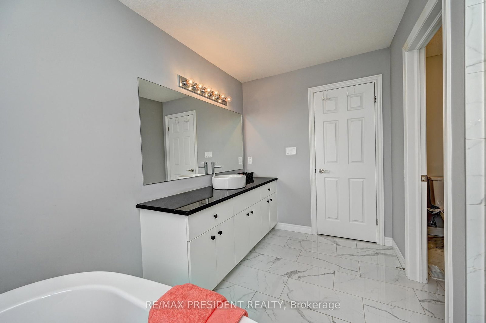 552 Florencedale Crescent - Photo 21