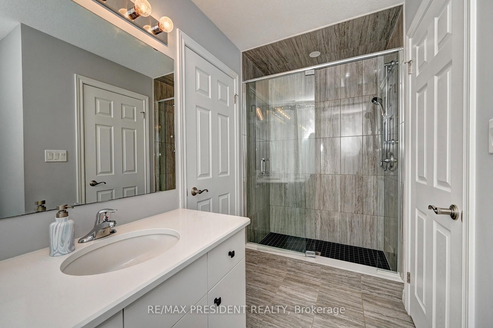 552 Florencedale Crescent - Photo 26