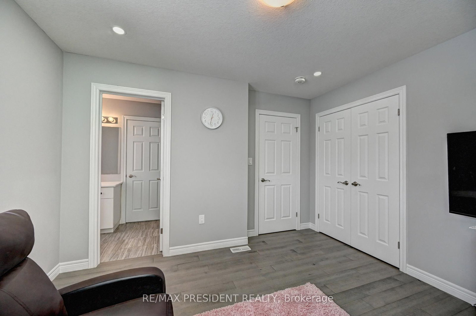 552 Florencedale Crescent - Photo 28