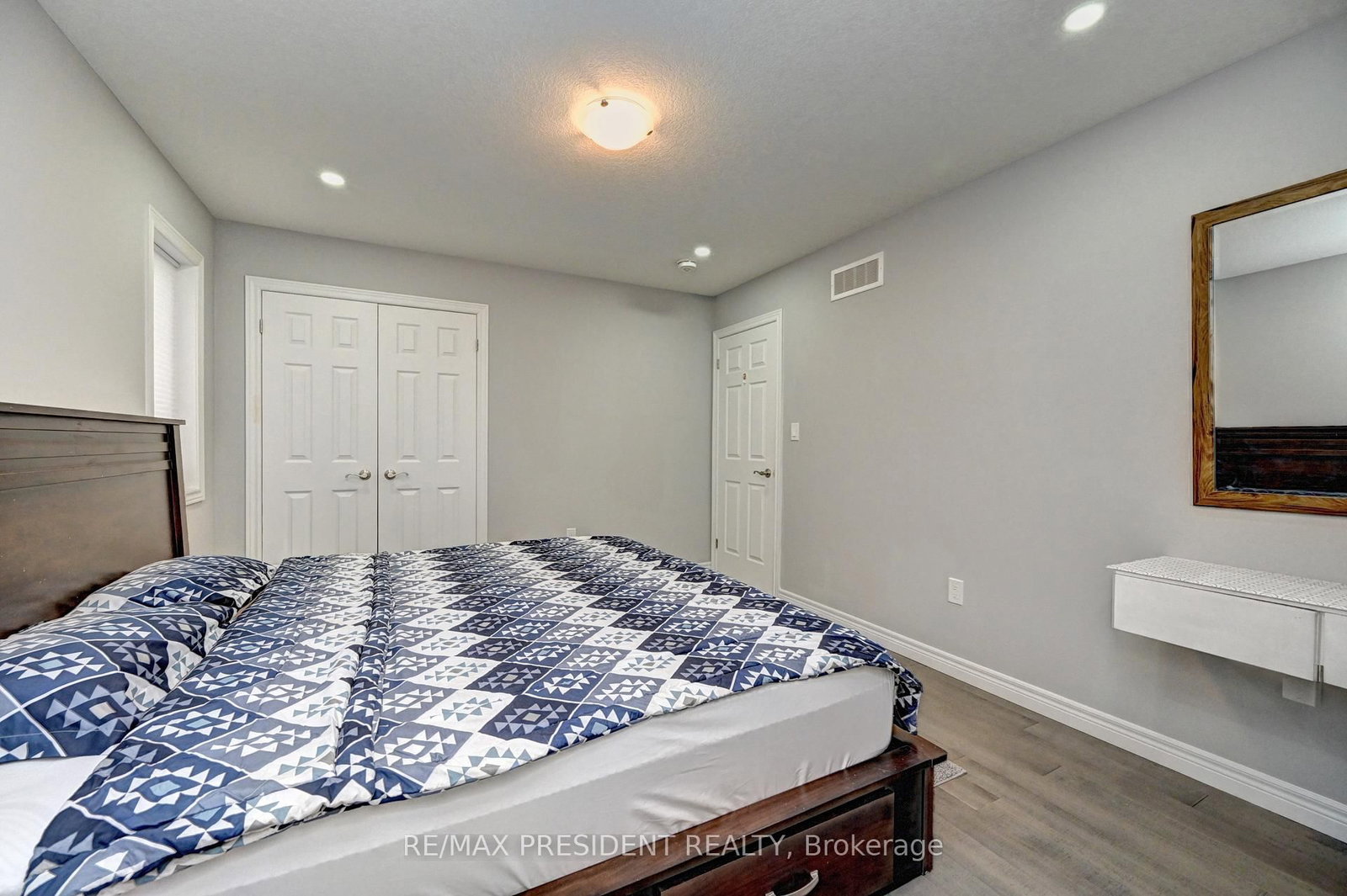 552 Florencedale Crescent - Photo 33