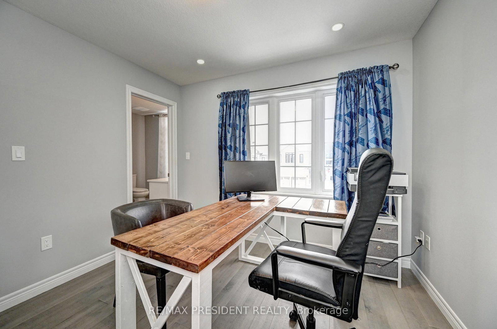 552 Florencedale Crescent - Photo 35