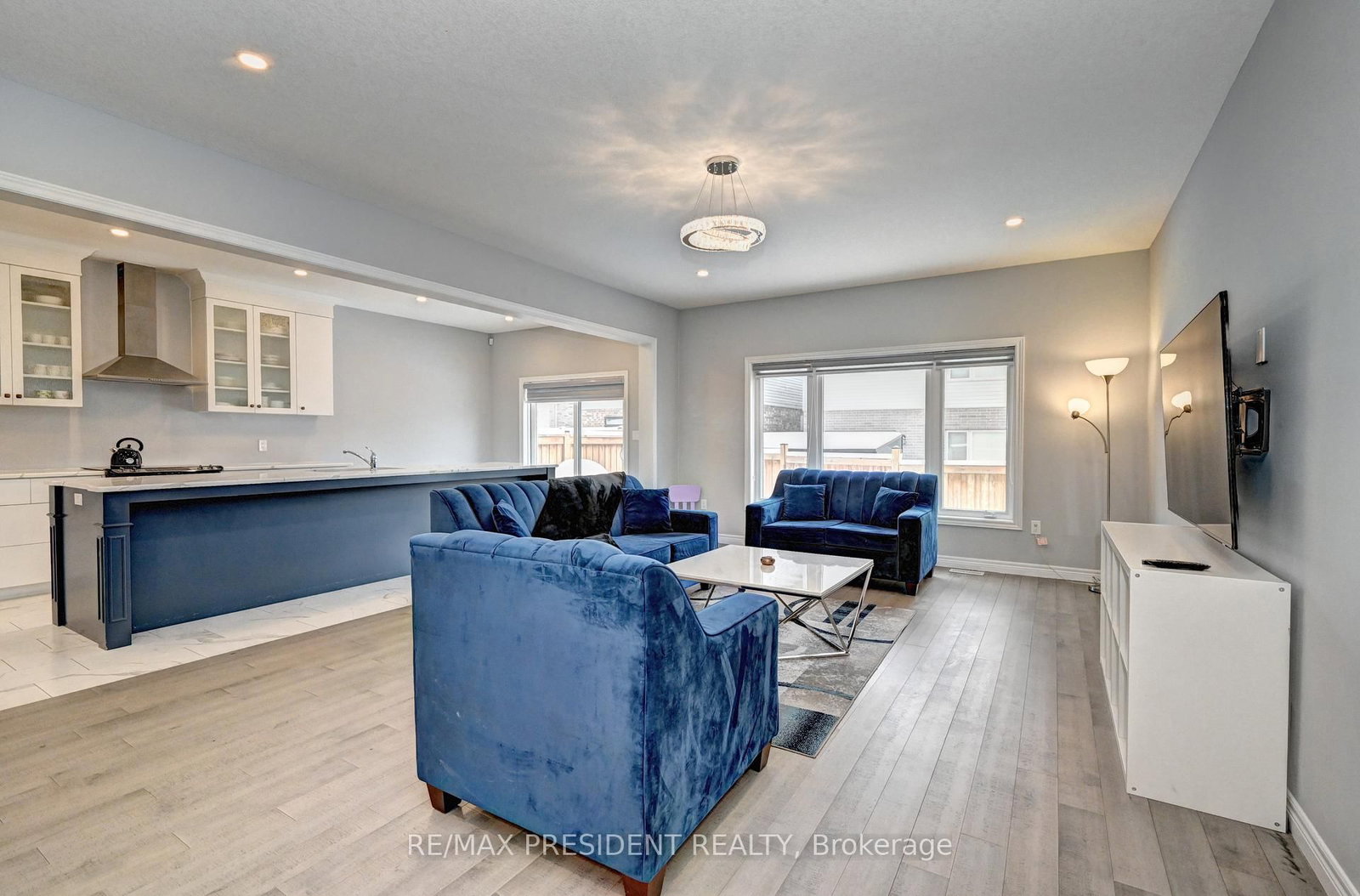 552 Florencedale Crescent - Photo 40