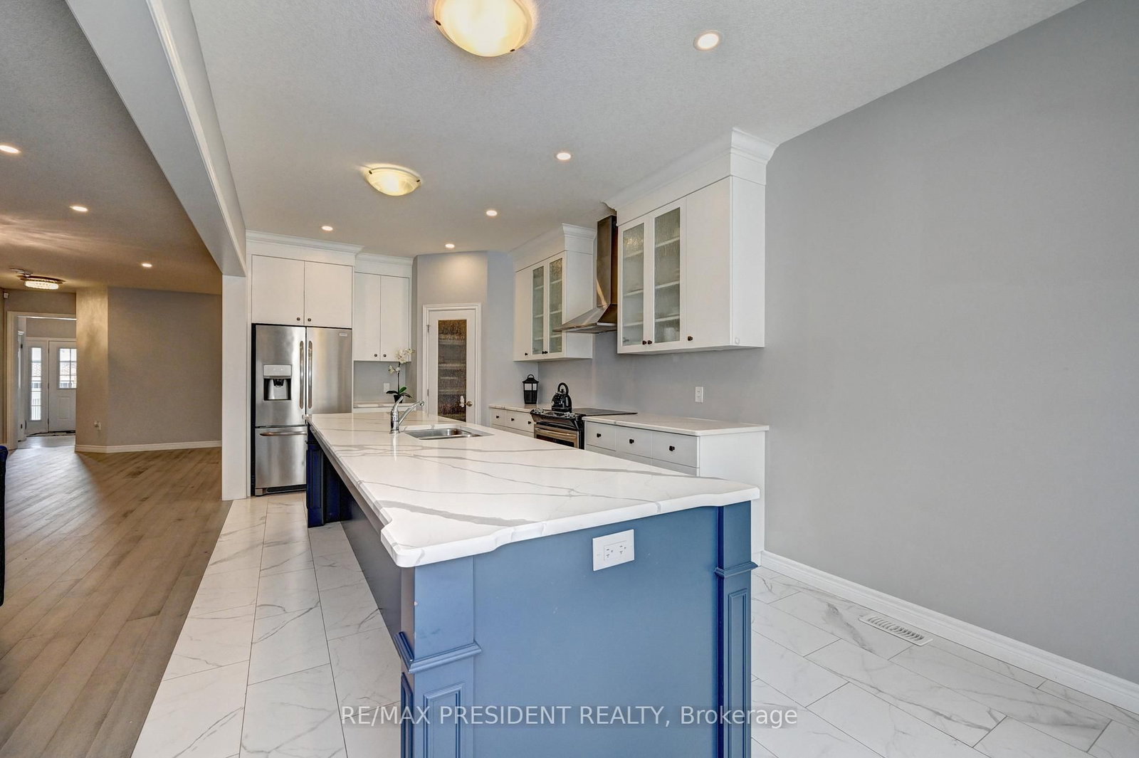 552 Florencedale Crescent - Photo 9