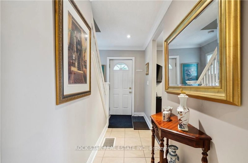 34 Cliff Ave, Hamilton, L8V 2R9 | Image 3