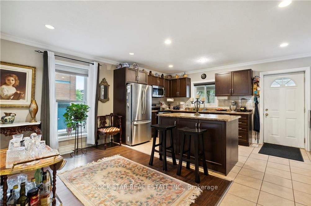 Listing Image 7