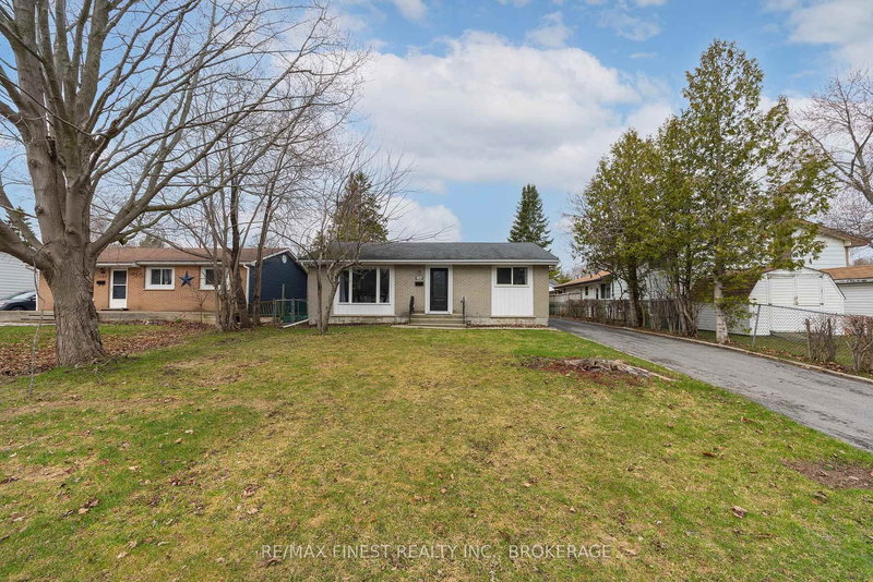 1284 Waverley Cres, Kingston, K7M 6J6 | Image 3