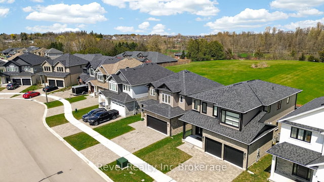 32 Sutherland Crescent