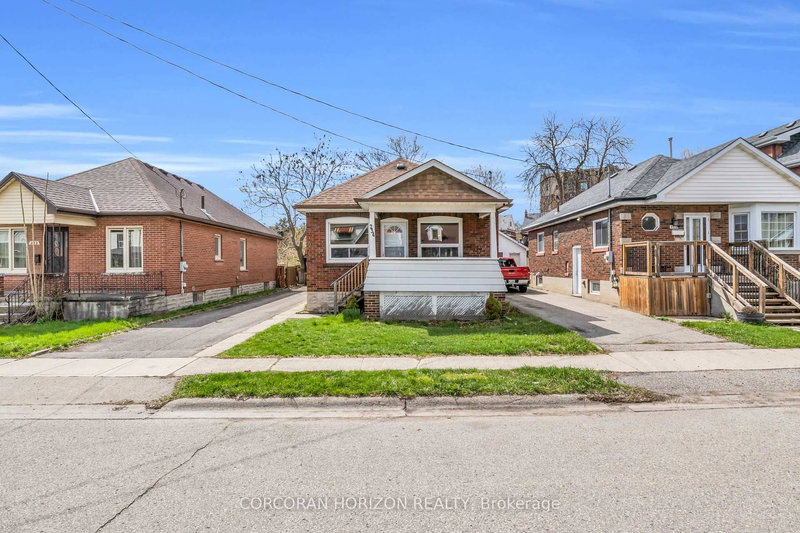 234 Clarence St, Brant, N3R 3T5 | Image 2