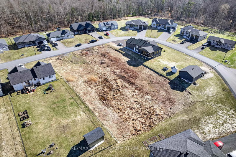 253 Roxanne St, Clarence-Rockland, K0A 1N0 | Image 2