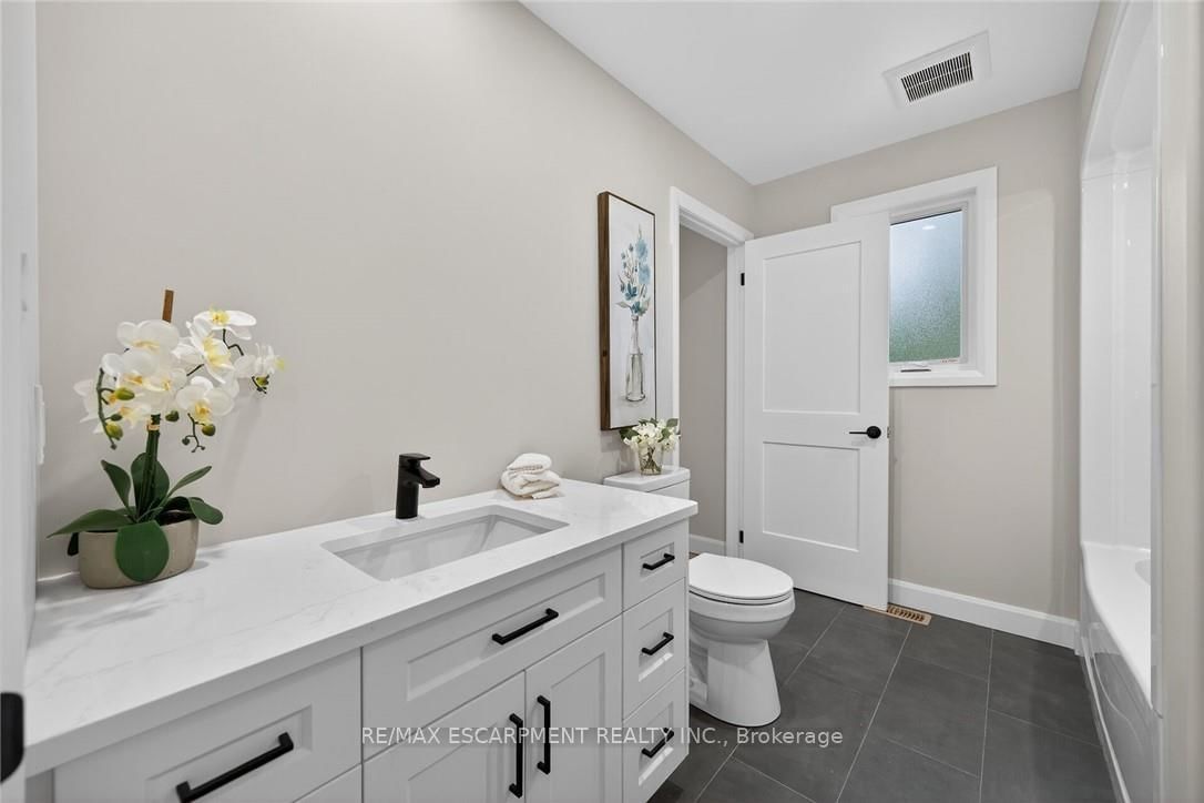 548 CONCESSION 14 Road • Haldimand, ON photo 23
