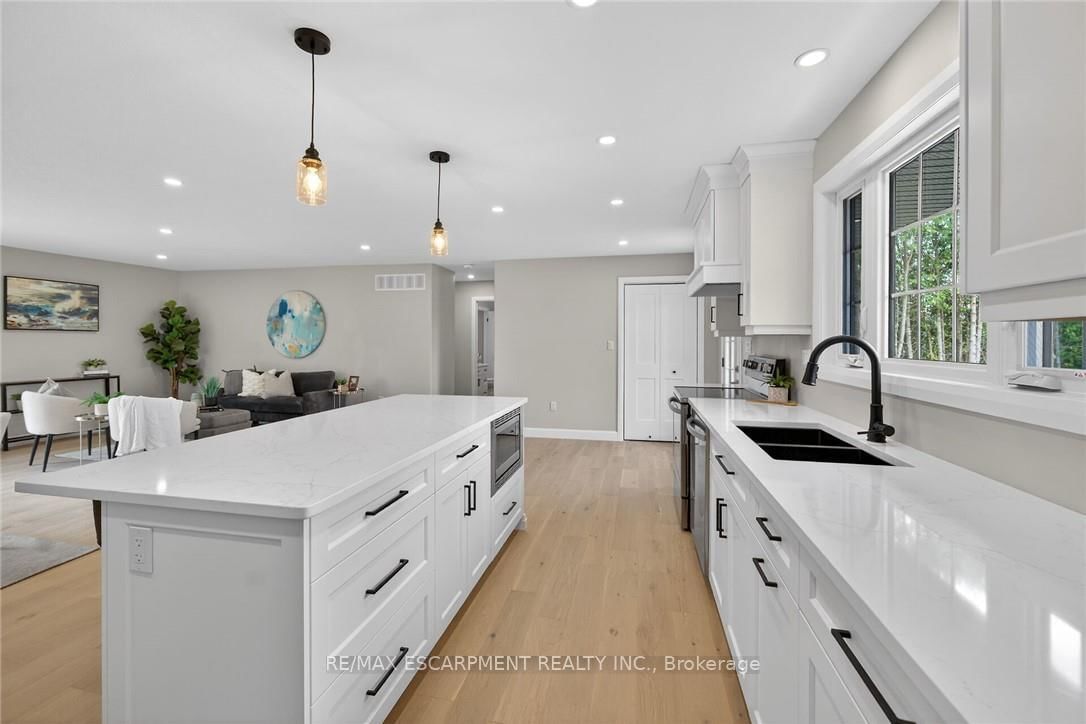 548 CONCESSION 14 Road • Haldimand, ON photo 9