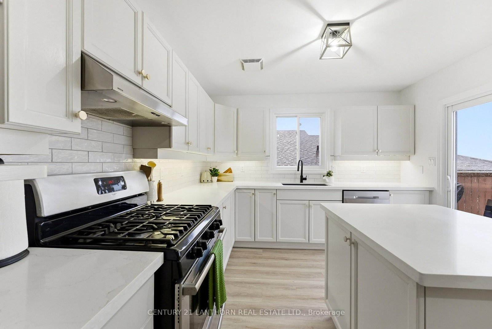 Detached House for sale at 75 Gearin Street, Quinte West, Ontario, K8V 6W1 - Murray Ward - MLS: X13020276