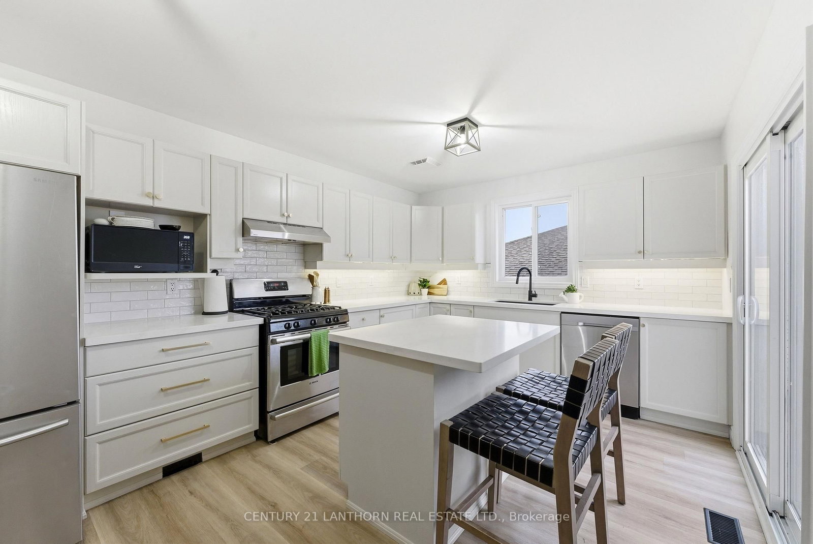 Detached House for sale at 75 Gearin Street, Quinte West, Ontario, K8V 6W1 - Murray Ward - MLS: X13020276