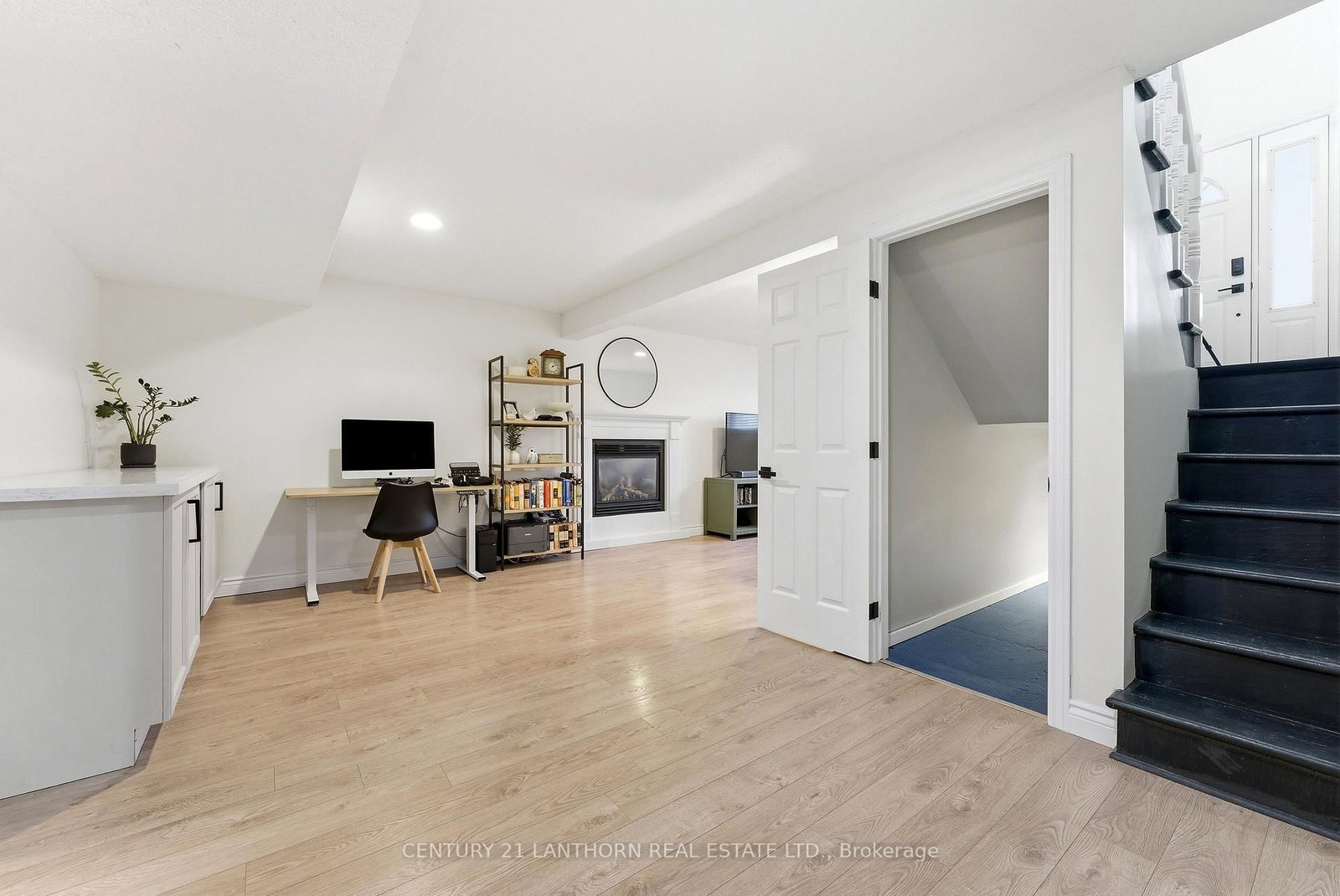 Detached House for sale at 75 Gearin Street, Quinte West, Ontario, K8V 6W1 - Murray Ward - MLS: X13020276